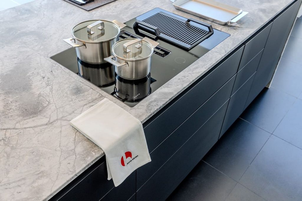 Herdplatte einer Musterküche von brune küchen